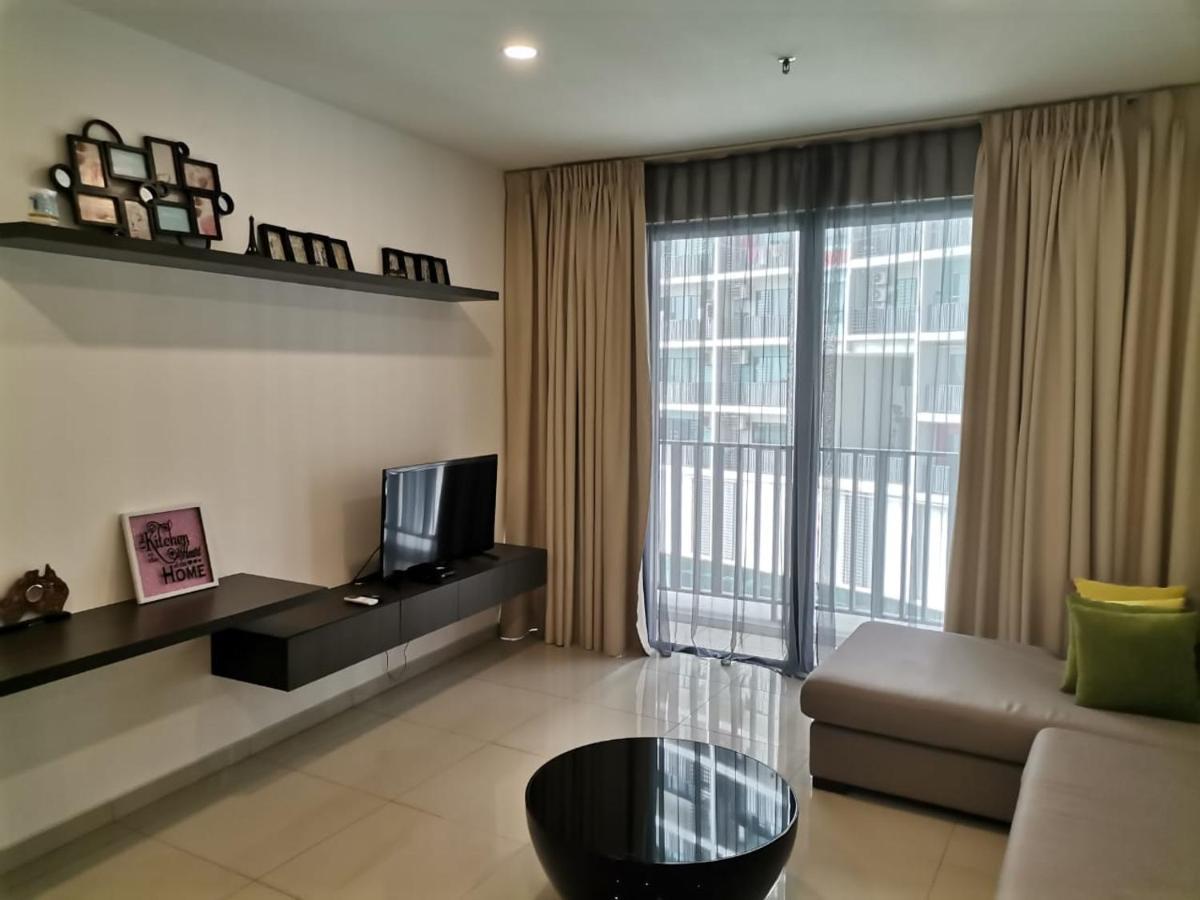 Apartment I-suite Block B 2r2b # I-city Free Wifi + Parking